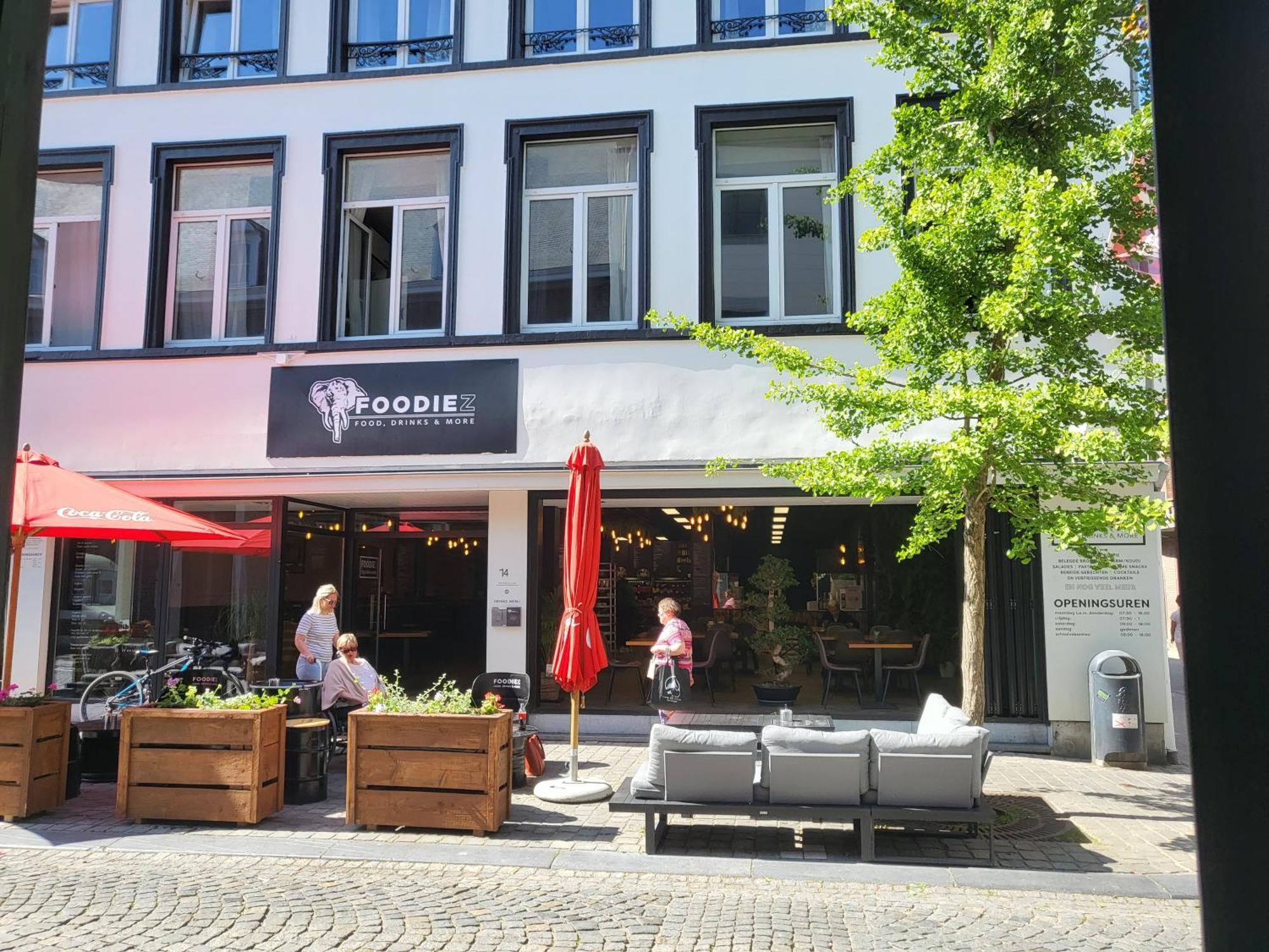 Loogiez Aparthotel Tongeren Exterior foto